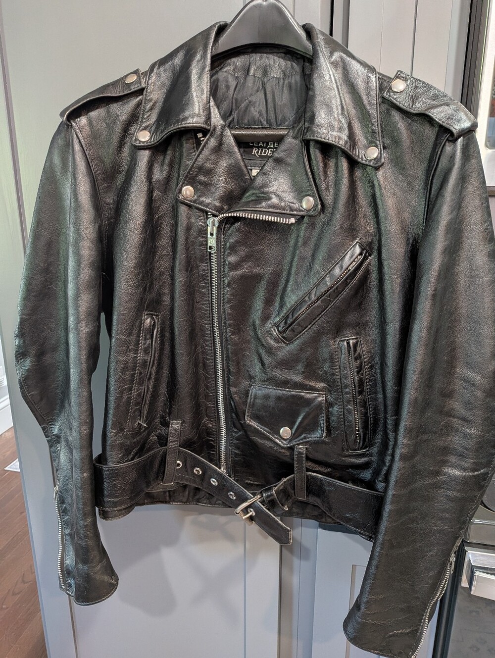 Classic Black Leather Biker Jacket - Unbranded